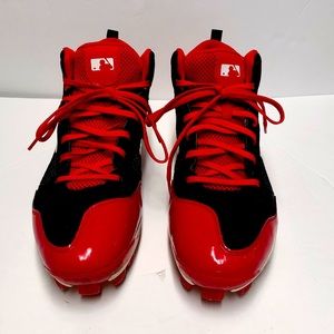 Under Armor Men’s Baseball Cleats Size 9.5. In Good Condition. Pre-Owned